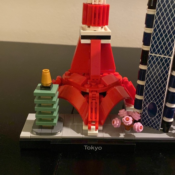 Retired Lego Architecture Skyline Collection Tokyo 21051 - Picture 3 of 7